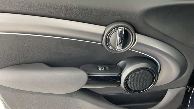 MINI Hatchback 1.5 Cooper Exclusive Premium 5dr Petrol Hatchback